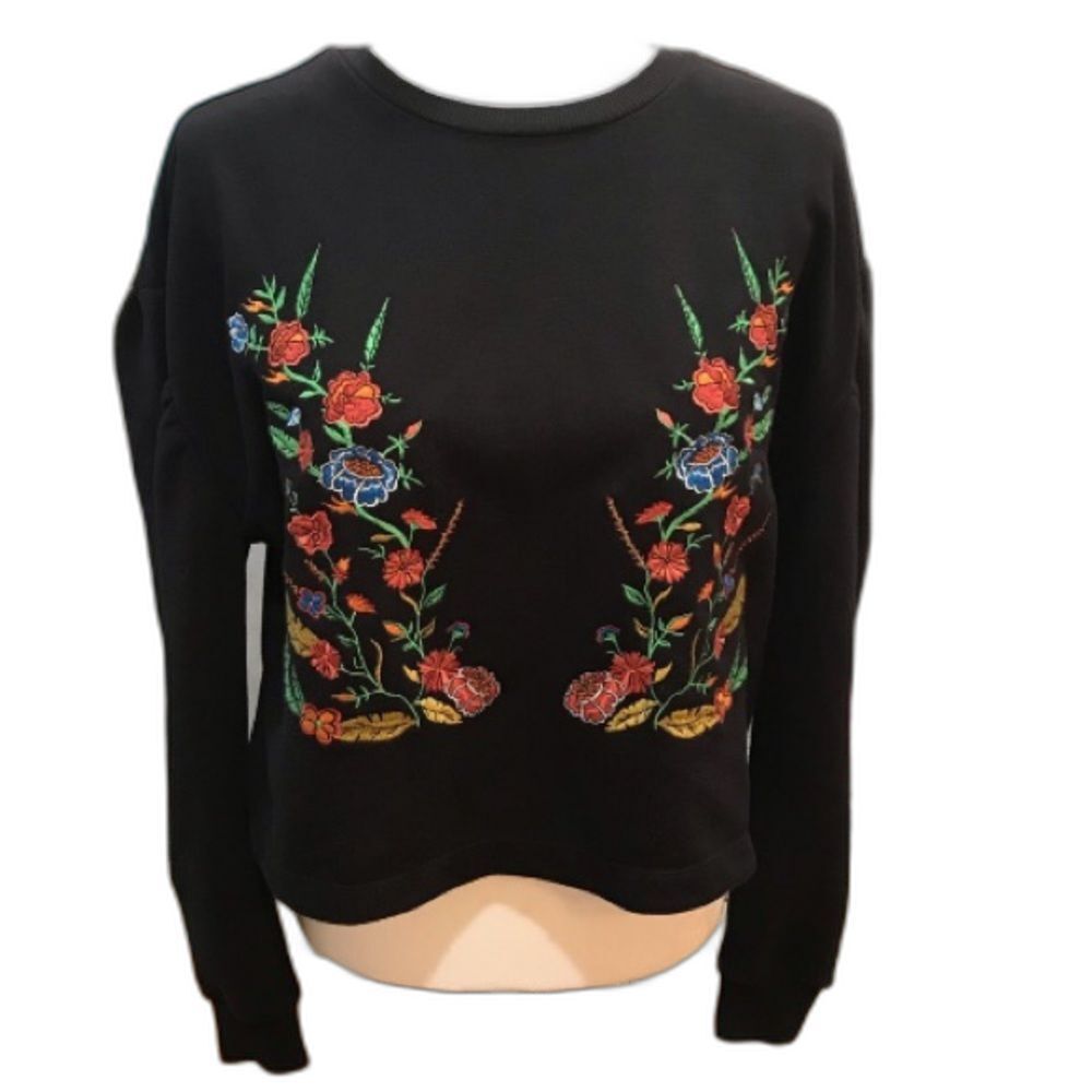 Romeo & Juliet Couture Embroidered Floral Cropped Sweatshirt Black Sz M